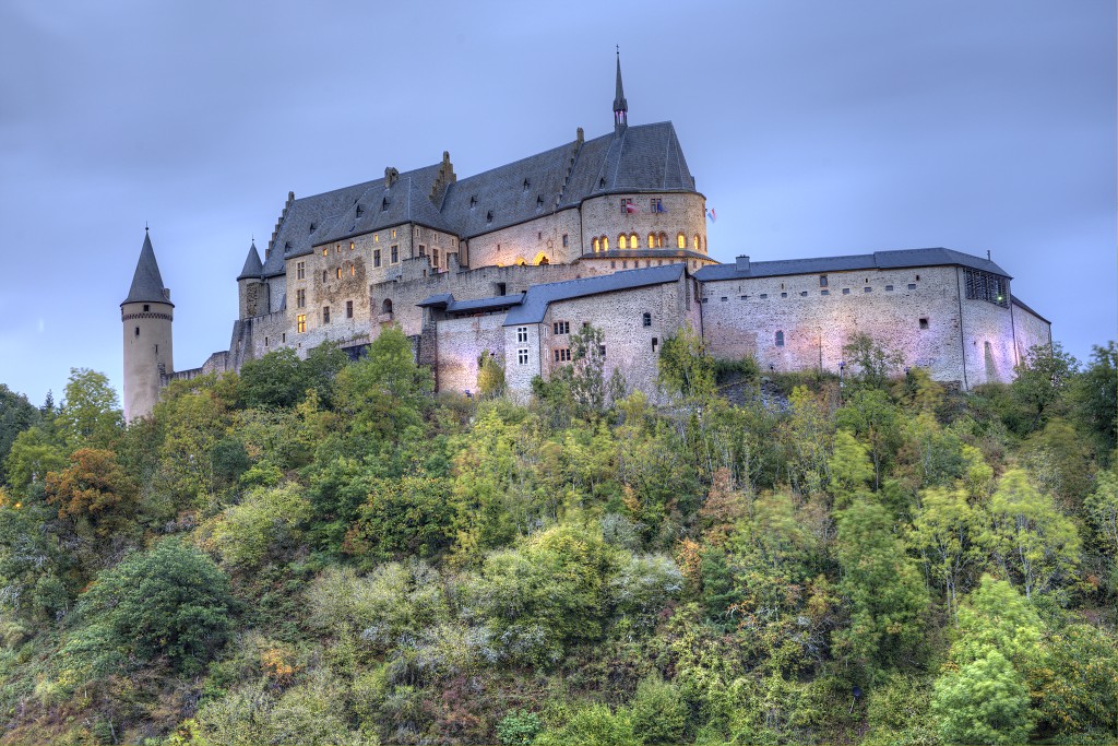 chateau kasteel Bourscheid vianden luxemburg luxembourg burcht ruine slot unesco erfgoed castellum middeleeuwen ardennen karolingische romeinse vesting